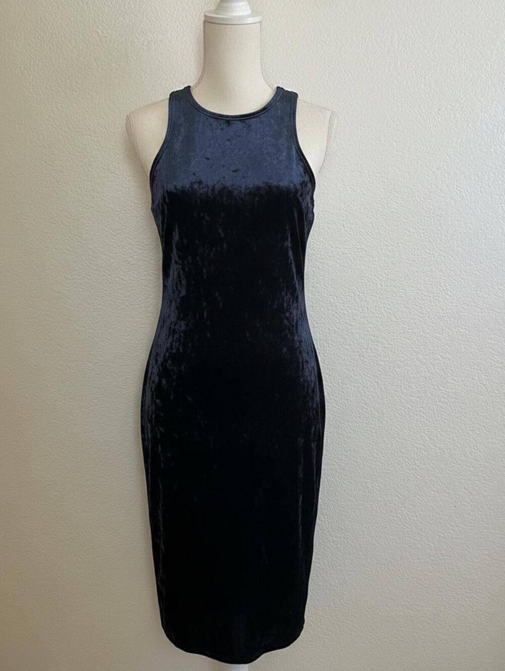Wild Daisy Navy Blue Velvet Sleeveless Midi Dress